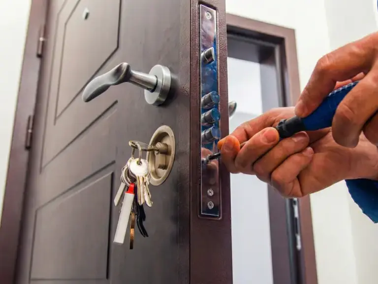 Porta blindada em Itajaí – instalação e manutenção